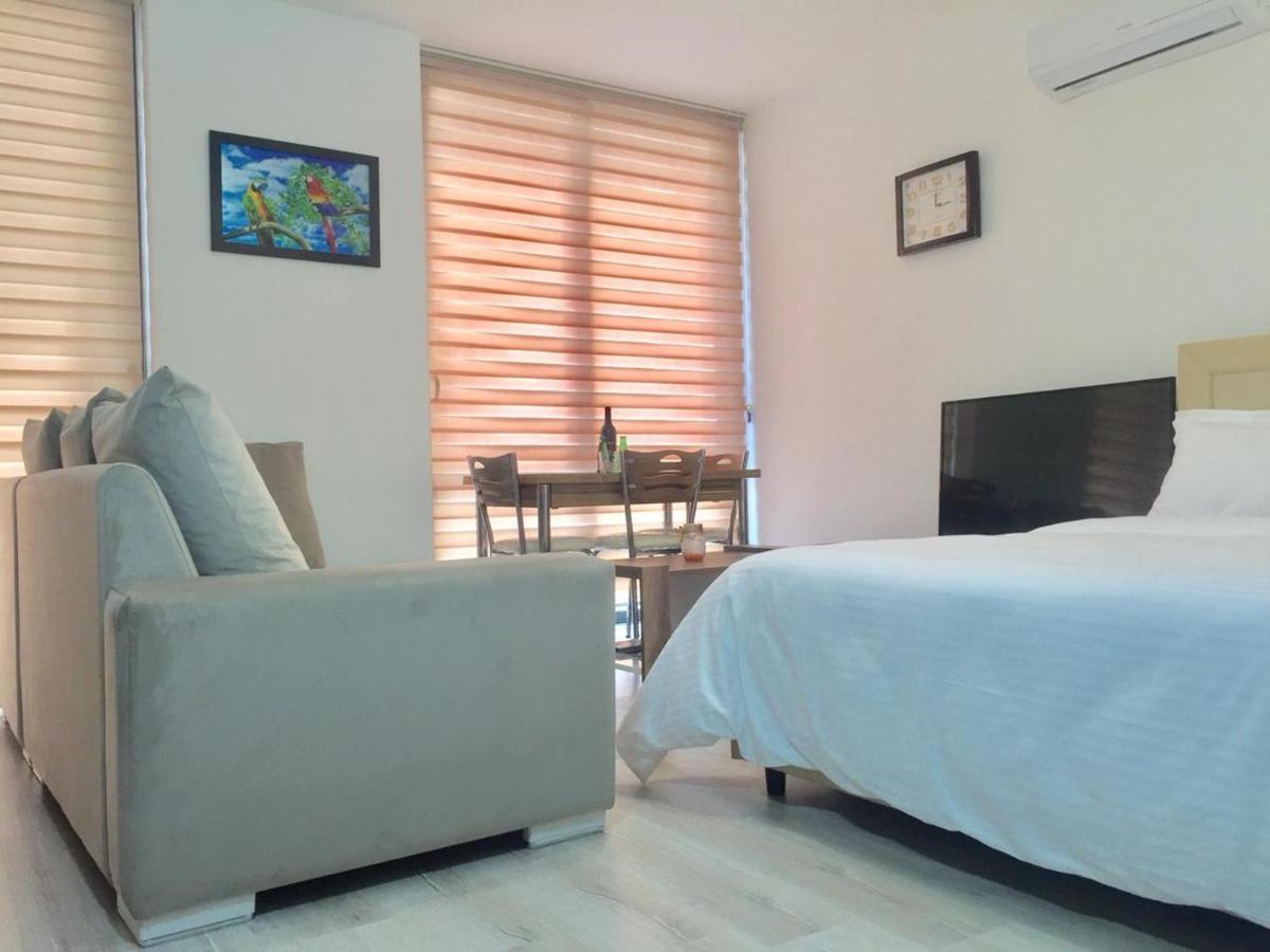 Uptown Holiday App & Pool Daily Rental Contactless Check In & Check Out Famagusta  Eksteriør billede