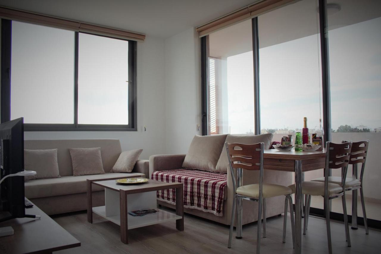 Uptown Holiday App & Pool Daily Rental Contactless Check In & Check Out Famagusta  Eksteriør billede
